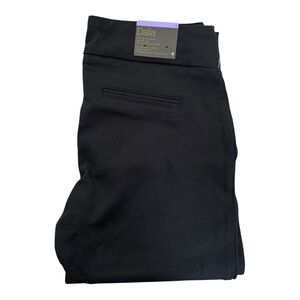 Dalia‎ Women’s Black Dress Pants Size 4 – Narrow Leg, 30” Inseam, Sits at Waist